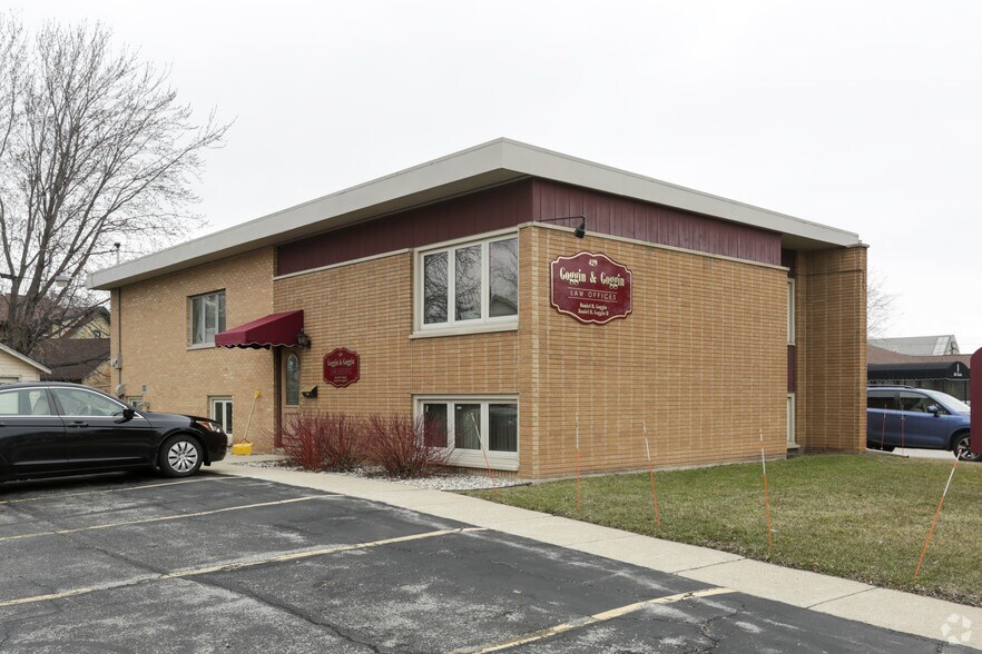 429 S Commercial St, Neenah, WI 54956