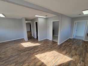 4646-4660 E Lake Rd, Sheffield Lake, OH for lease Interior Photo- Image 2 of 7