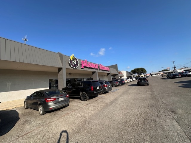 13900-13974 Nacogdoches Rd, San Antonio, TX for lease - Building Photo - Image 3 of 6