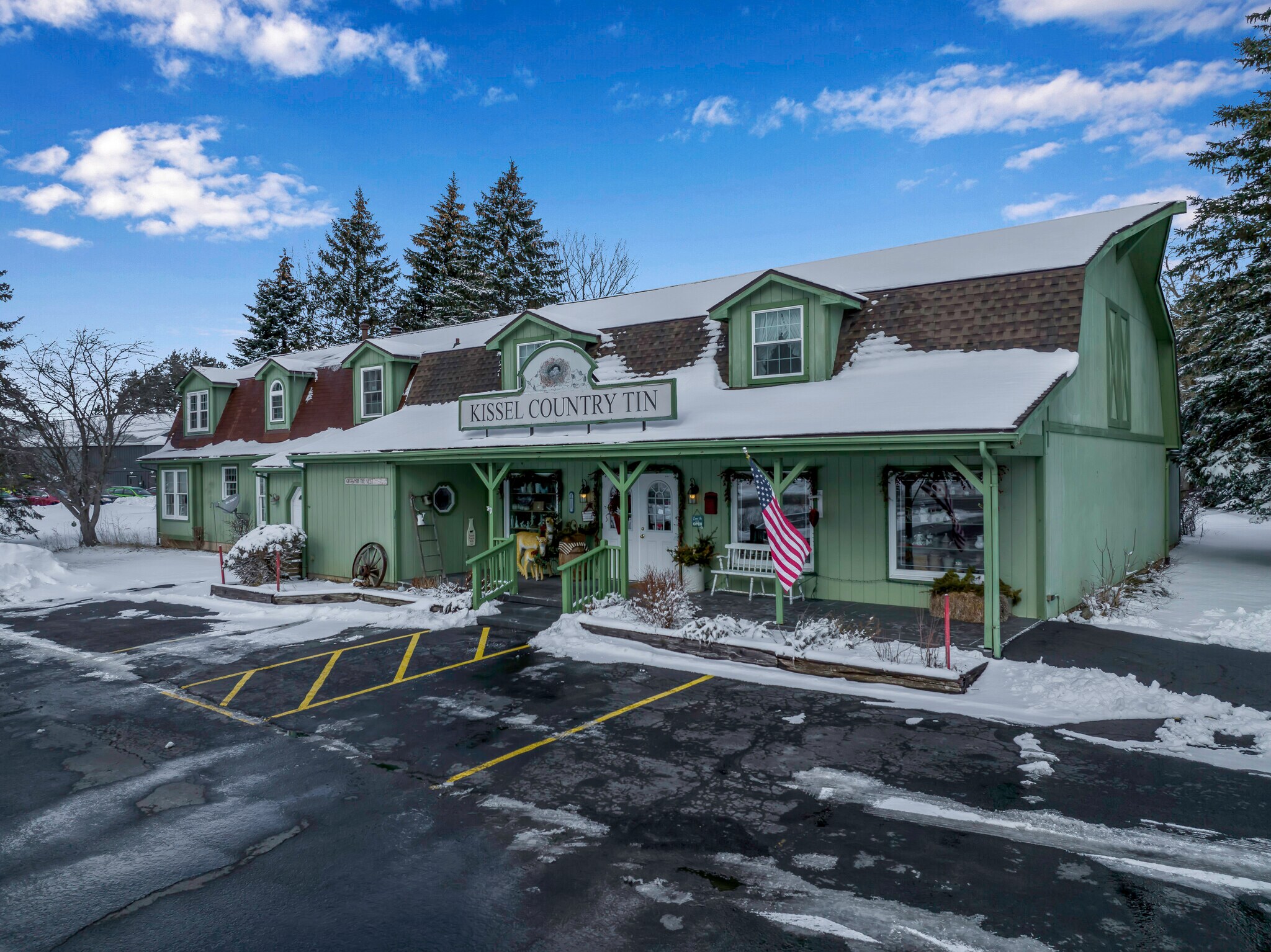 7296 Schultz Rd, North Tonawanda, NY 14120