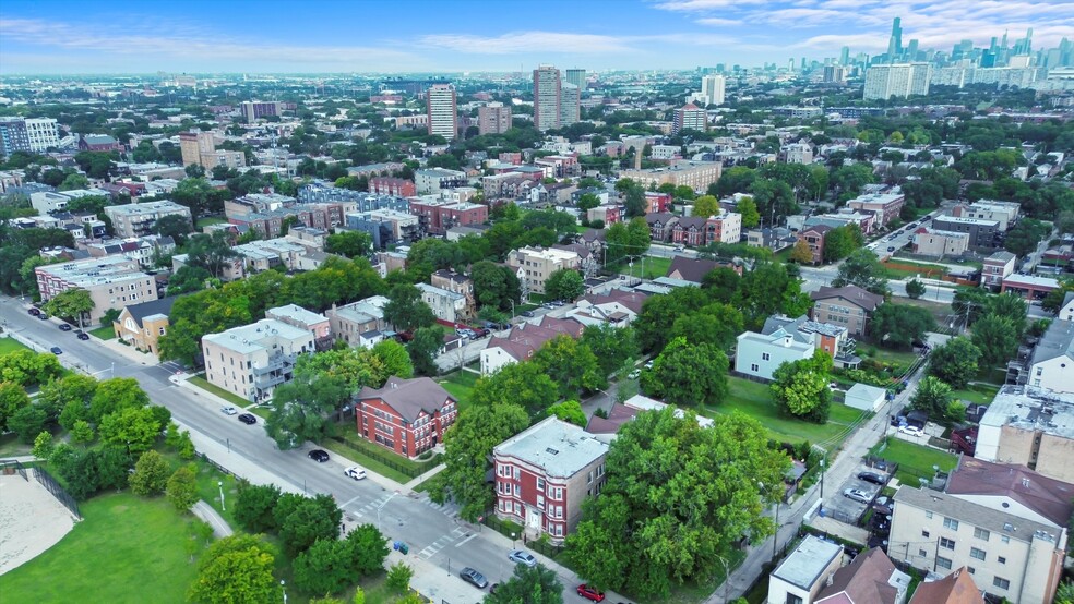 636 E 44th St, Chicago, IL for sale - Aerial - Image 3 of 25