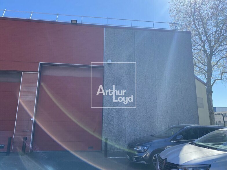 Flex in Bondoufle for lease - Building Photo - Image 1 of 7