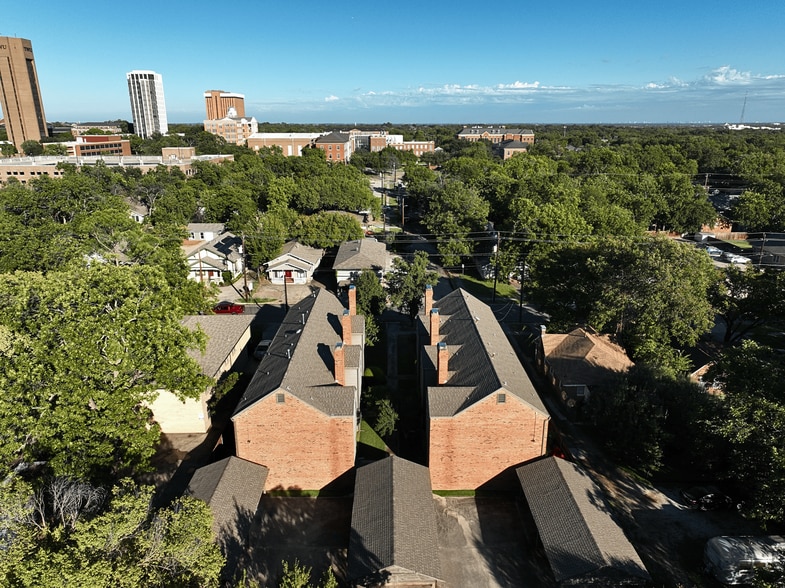 1101 N Locust St, Denton, TX for sale - Aerial - Image 2 of 33