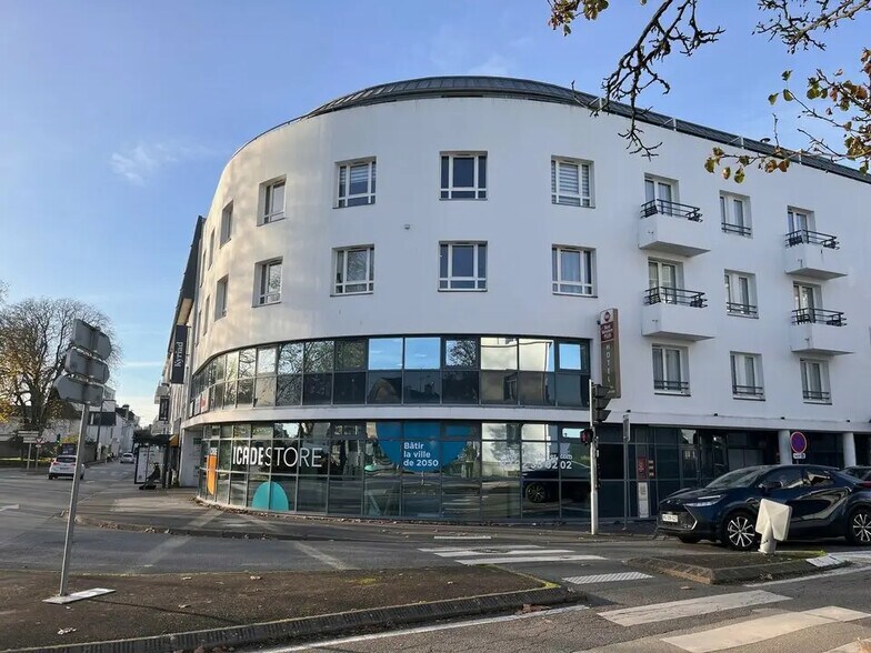 Office in Vannes for lease - Building Photo - Image 2 of 2