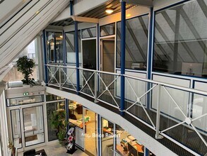 Office in Vaulx-en-Velin for lease Building Photo- Image 1 of 3