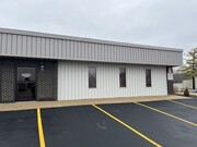 1605 W Candletree Dr, Peoria IL - Parking Garage