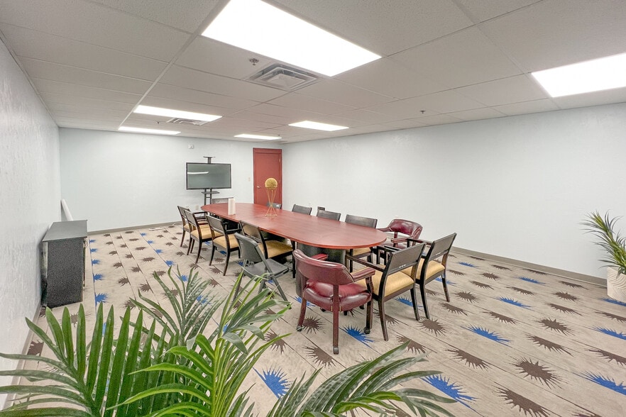 3131 N MacArthur Blvd, Bethany, OK for lease - Building Photo - Image 3 of 10