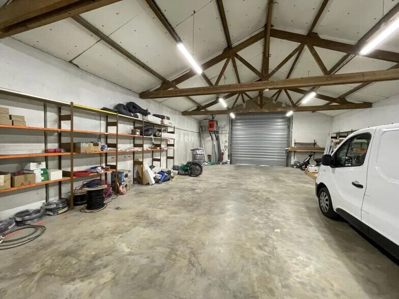 Flex in Basse-Goulaine for lease - Interior Photo - Image 2 of 8