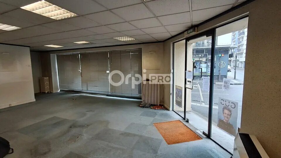 Office in Pau for lease Interior Photo- Image 1 of 5