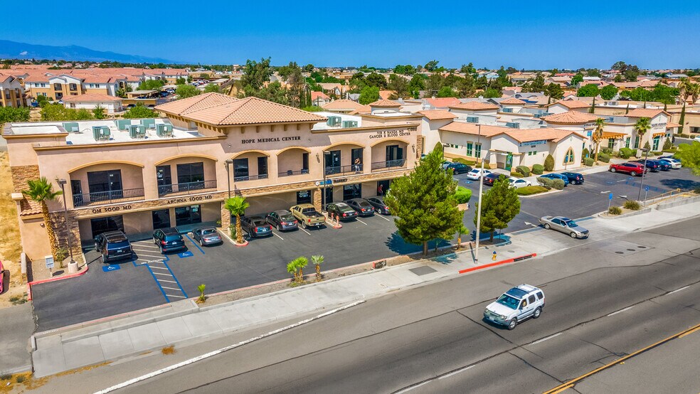 12998 Hesperia Rd, Victorville, CA for sale - Building Photo - Image 1 of 1