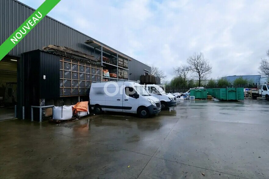 Flex in Les Sorinières for lease - Building Photo - Image 1 of 5