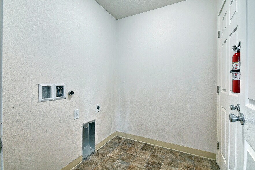 Waveview Fourplex Portfolio 2023Built Longview, WA for Sale