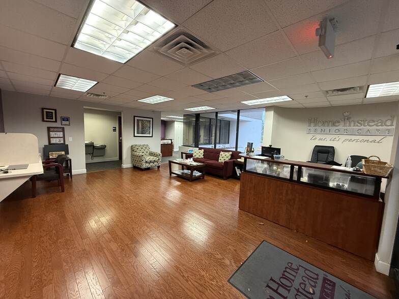 1901 Mason Ave, Daytona Beach, FL for lease - Interior Photo - Image 2 of 13