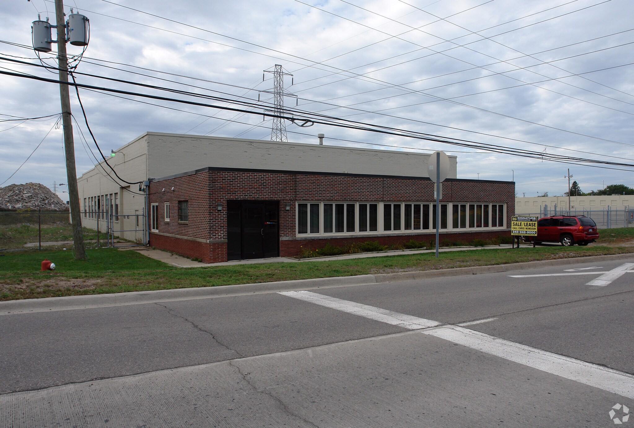 6500 E Eleven Mile Rd, Warren, MI for sale Building Photo- Image 1 of 1