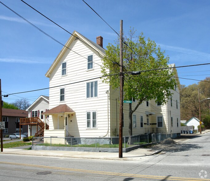 490 E School St, Woonsocket, RI for sale - Primary Photo - Image 1 of 1