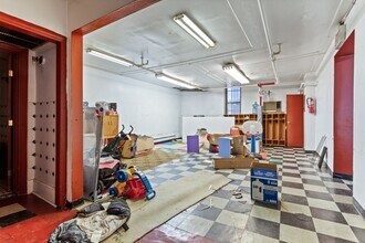 527 Eastern Pky, Brooklyn, NY for lease Interior Photo- Image 2 of 9