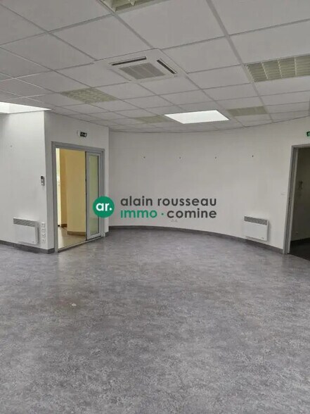 Office in Cholet for sale - Building Photo - Image 1 of 4