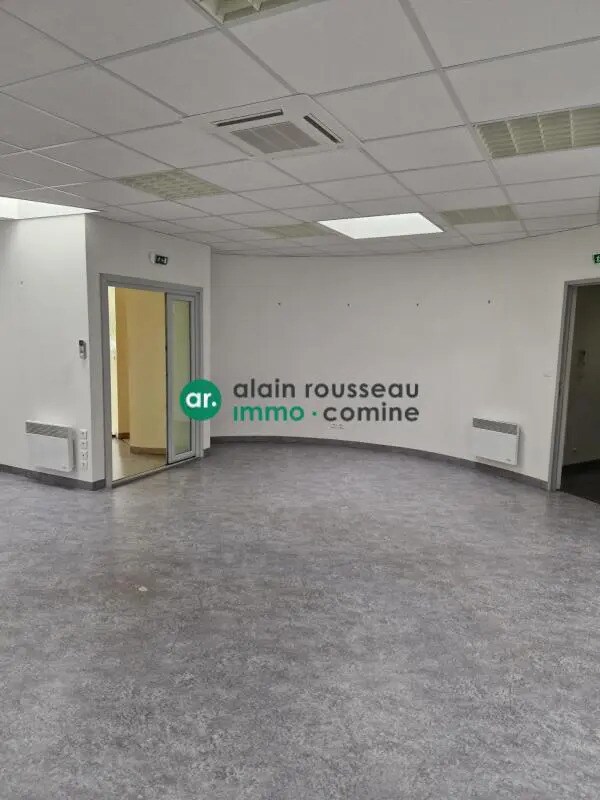 Office in Cholet for sale Building Photo- Image 1 of 5