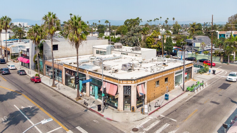 1349-1357 Abbot Kinney Blvd, Venice, CA for lease - Building Photo - Image 2 of 9