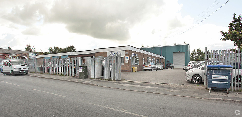 Whitefield Rd, Stockport for lease - Building Photo - Image 3 of 5