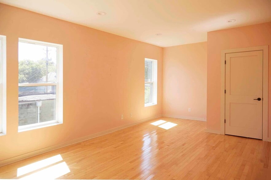 2119 Prospect St, Indianapolis, IN for lease - Interior Photo - Image 3 of 5