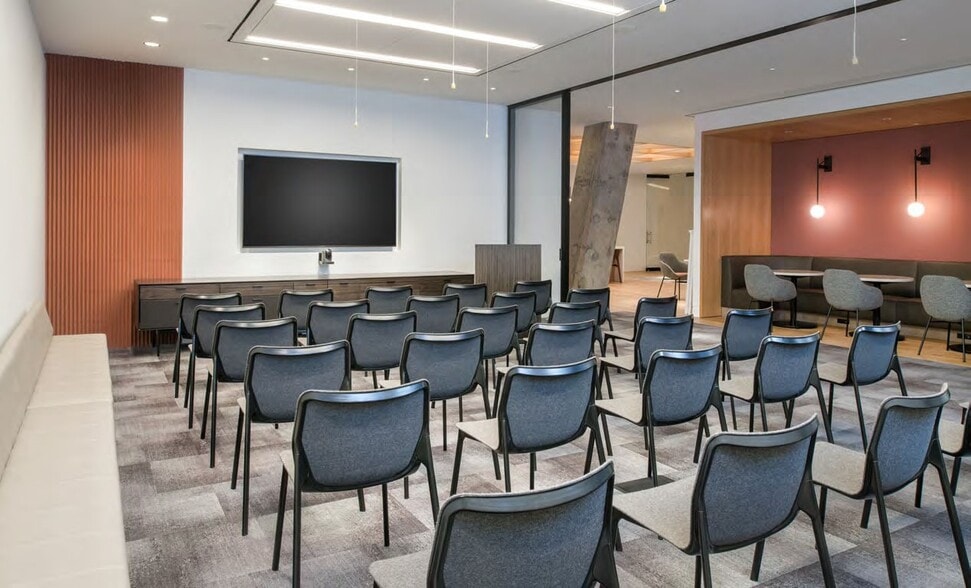 1200 New Hampshire Ave NW, Washington, DC for lease - Interior Photo - Image 1 of 7