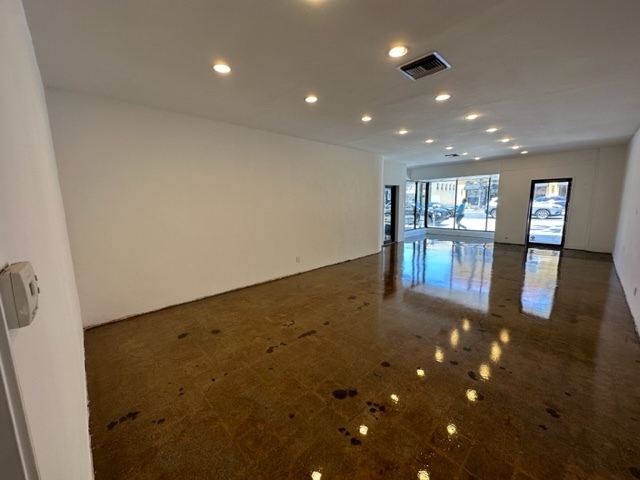 318-322 Wilshire Blvd, Santa Monica, CA for lease Interior Photo- Image 1 of 4