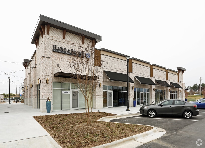 12102 Bradford Green Sq, Cary, NC for lease - Building Photo - Image 2 of 11