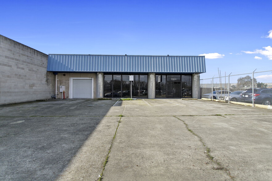 1971 N West Ln, Stockton, CA for lease - Building Photo - Image 1 of 25