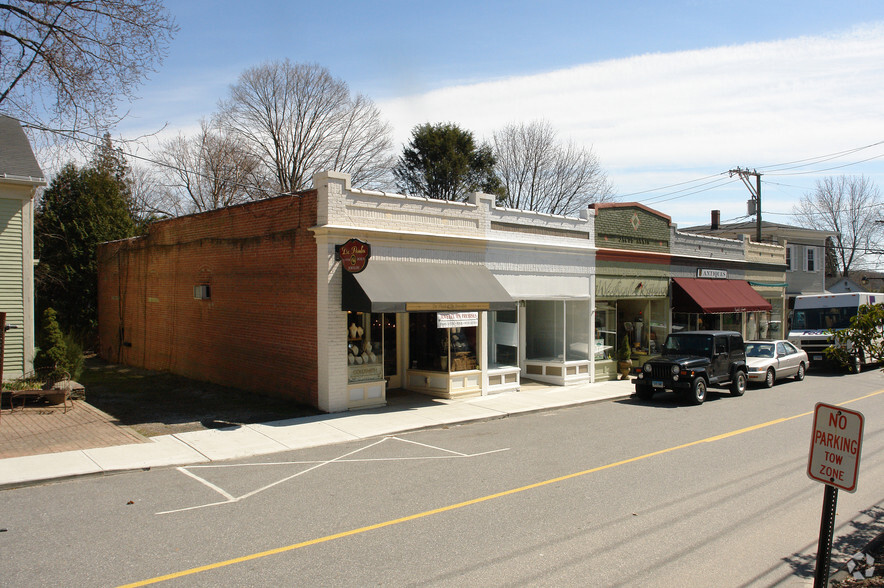 1-3 N Main St, Essex, CT for lease - Building Photo - Image 2 of 9