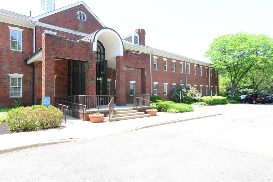 134 Franklin Corner Rd, Lawrenceville, NJ for lease - Building Photo - Image 3 of 11