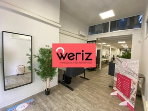 Retail in Marseille for lease Interior Photo- Image 1 of 8