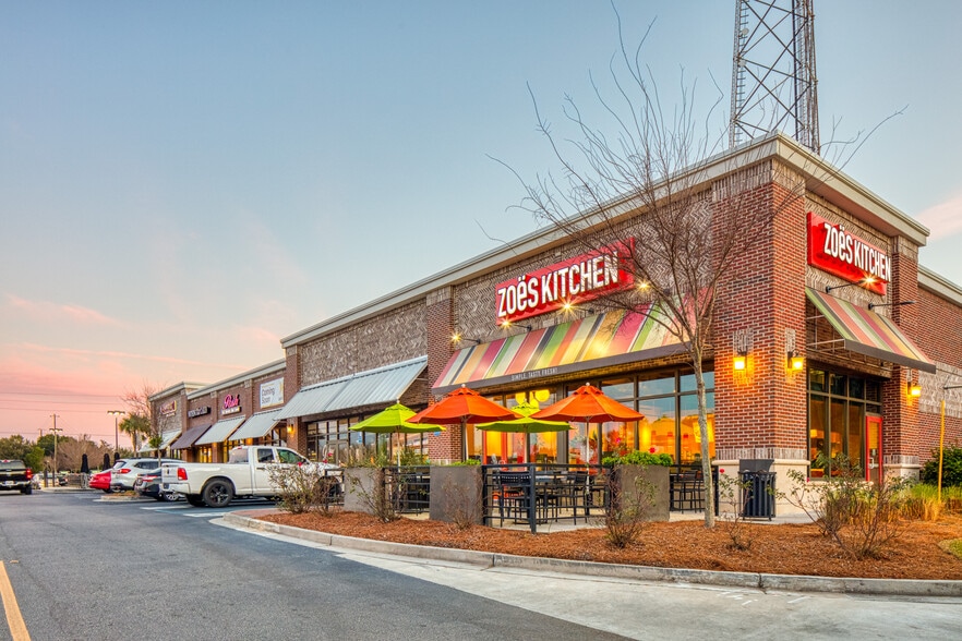 1815-1821 E Victory Dr, Savannah, GA for lease - Building Photo - Image 2 of 7