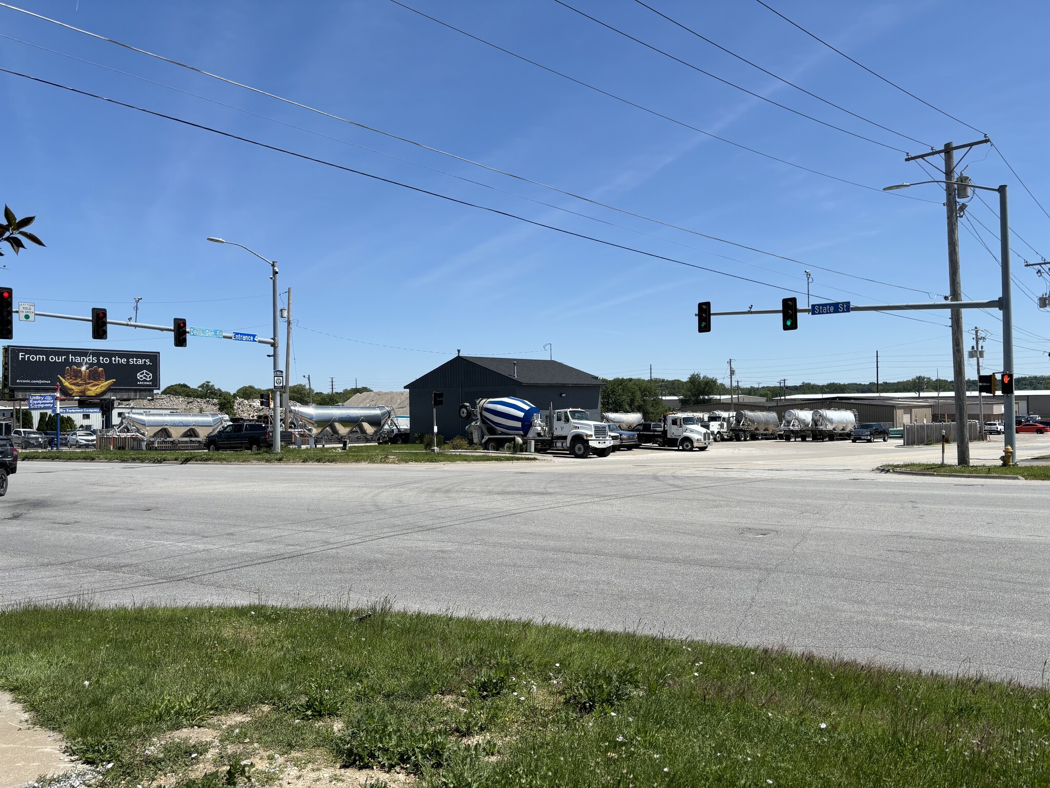 3701 State St, Bettendorf, IA for sale Primary Photo- Image 1 of 6