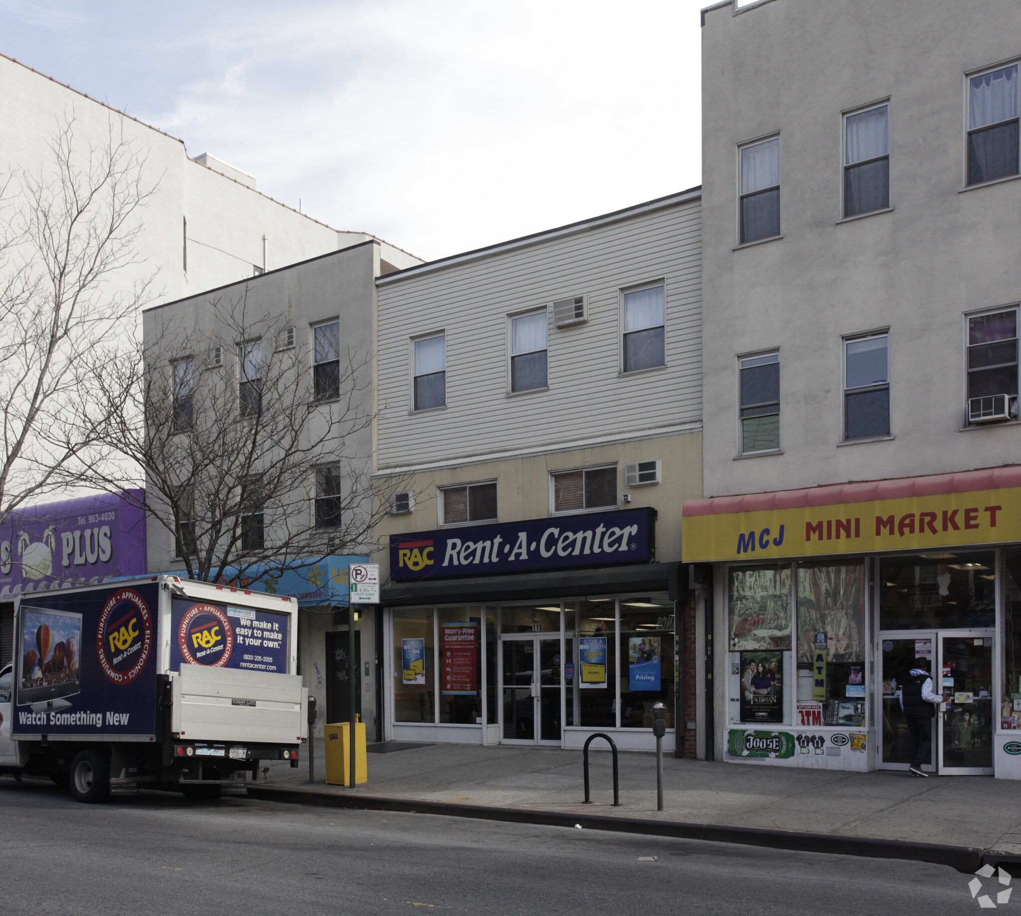 118 Graham Ave, Brooklyn, NY for sale Primary Photo- Image 1 of 1
