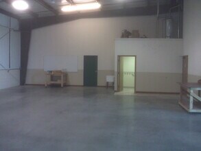 1801-1803 Holian Dr, Spring Grove, IL for lease Interior Photo- Image 2 of 3