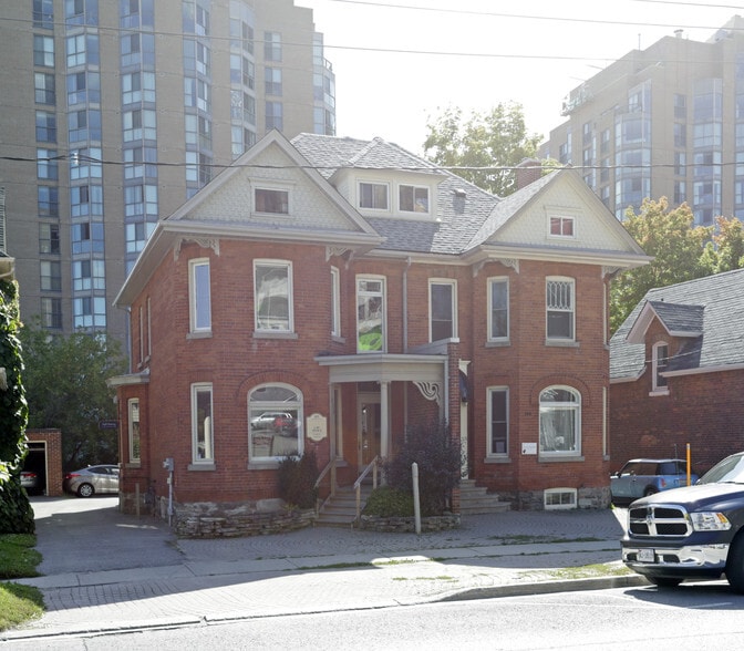 103-105 Collier St, Barrie, ON for lease - Building Photo - Image 2 of 2