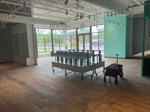 2627 South Rd, Poughkeepsie, NY for lease Interior Photo- Image 2 of 7