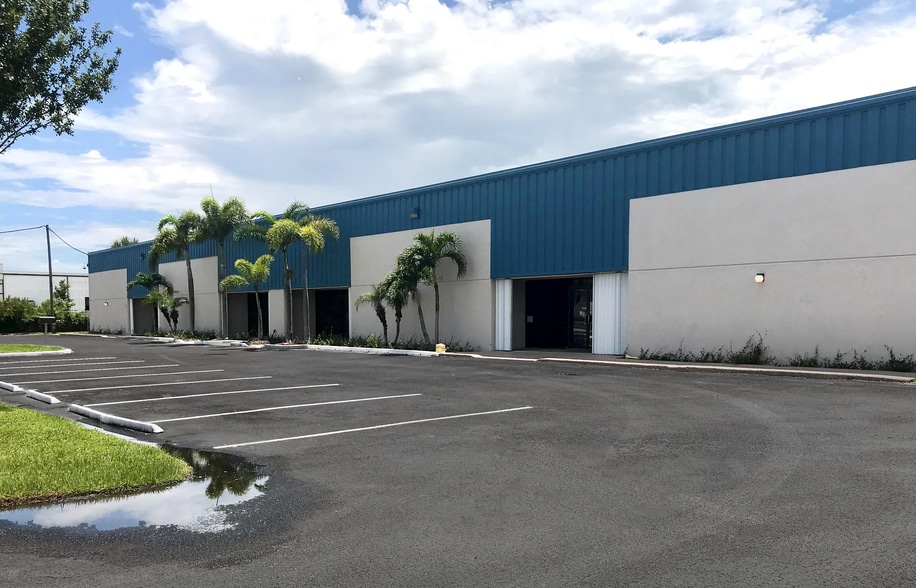 360 East Dr, Melbourne, FL for lease - Building Photo - Image 1 of 3