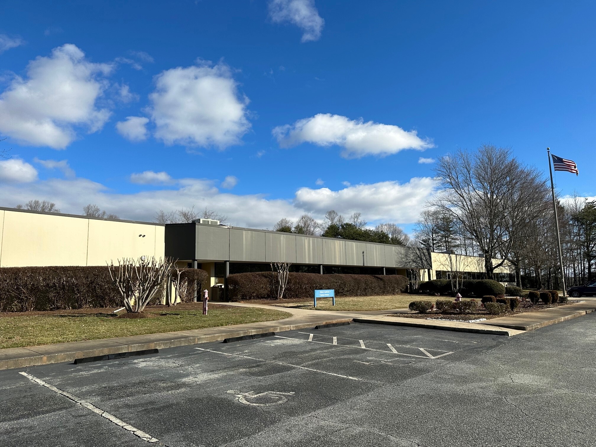 7910 Triad Center Dr, Greensboro, NC 27409 - Industrial for Sale | LoopNet