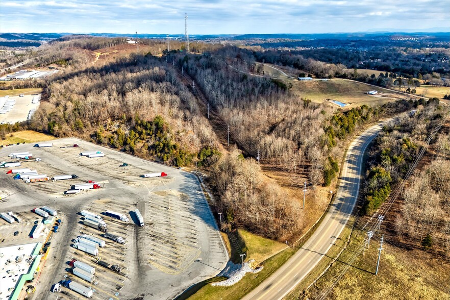 600 N Watt Rd, Knoxville, TN for sale - Building Photo - Image 1 of 17