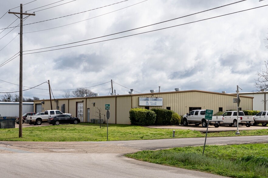 100 Ava Dr, Hewitt, TX for sale - Building Photo - Image 1 of 1