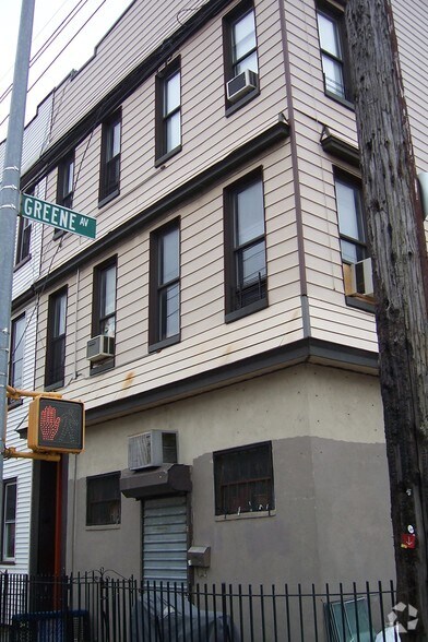 502 Woodward Ave, Flushing, NY for sale - Primary Photo - Image 1 of 1