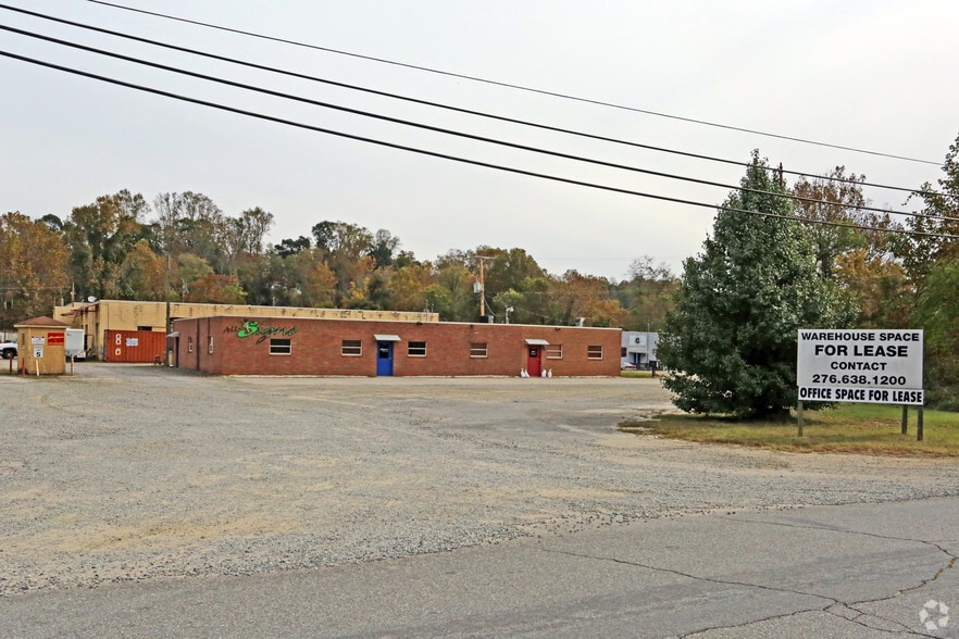 76-100 Tensbury Dr, Martinsville, VA for lease - Primary Photo - Image 1 of 17