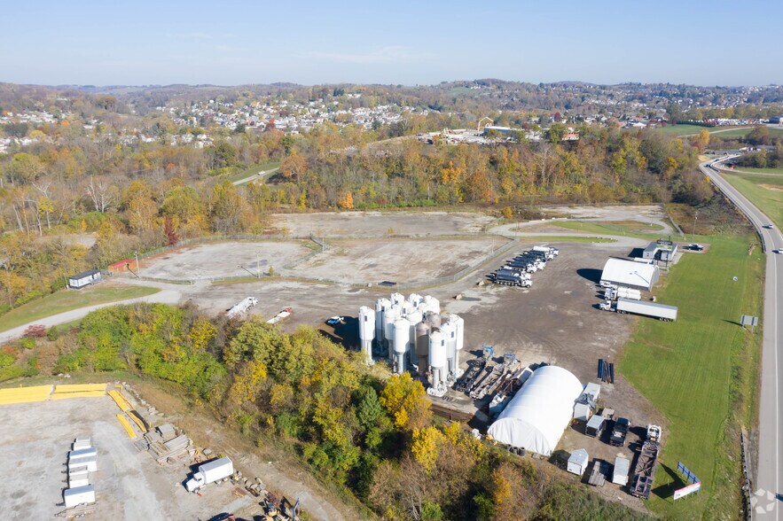 153 S Johnson Rd, Houston, PA for sale - Primary Photo - Image 1 of 1