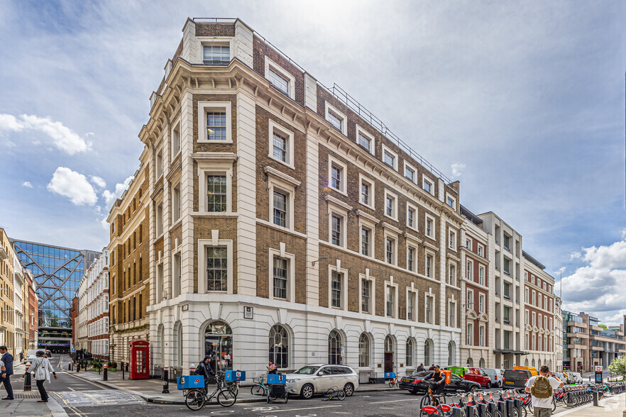 65-66 Queen St, London for lease - Primary Photo - Image 1 of 3