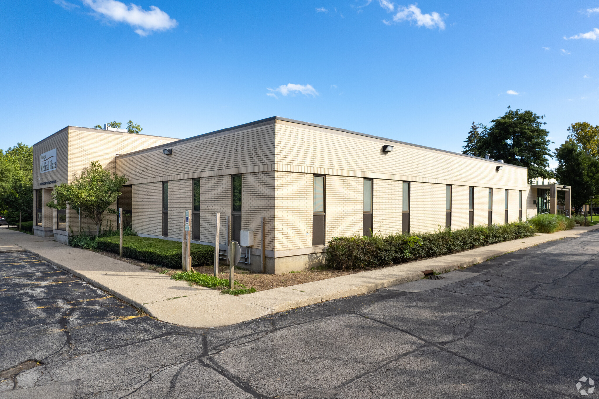 1616 Grand Ave, Waukegan, IL 60085 - Waukegan Medical Plaza | LoopNet