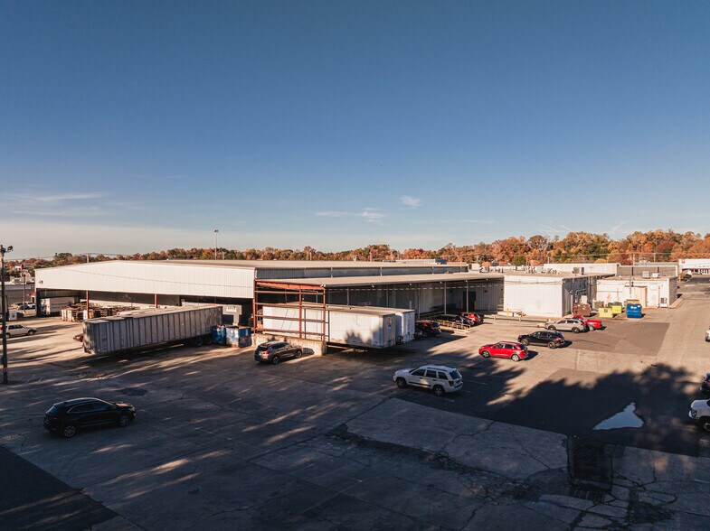 2645 N Main St, High Point, NC for lease - Building Photo - Image 3 of 4