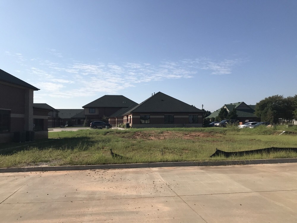 2828 N Kelly Ave, Edmond, OK 73003