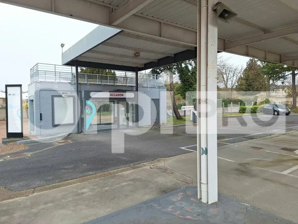 Retail in Noyon for lease Building Photo- Image 1 of 6